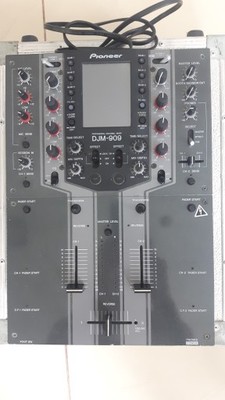 Pioneer DJM 909 + Case