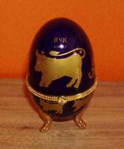 Porcelanowe jajko - Znaki zodiaku - BYK