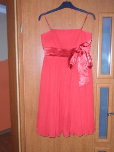 Piekna czerwona elegancka sukienka Rozm 38