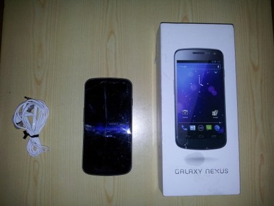Samsung Galaxy Nexus GT-i9250 Pęknięta szybka #1