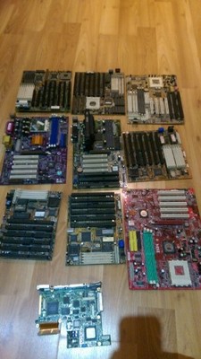 Złom komputerowy płyty główne stare karty pamięci