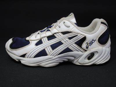 asics old school shoes