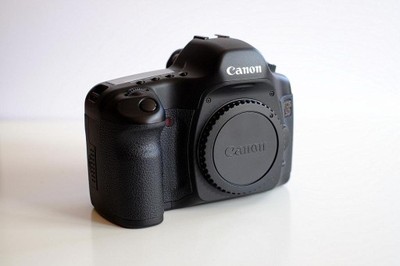 Canon 5D Mark I 300 klatek UNIKAT JAK NOWY