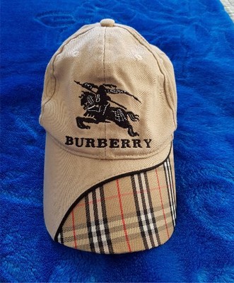 Burberry czapka z daszkiem.