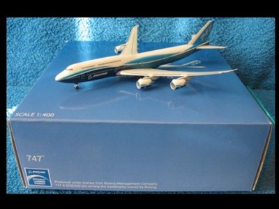 Boeing 747-8 Hogan 1/400 molowanie fabryczne