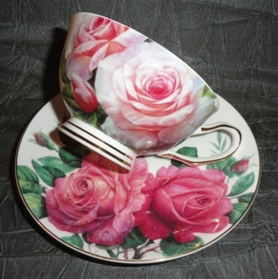 Piękna filiżanka + spodek róże, NOWA