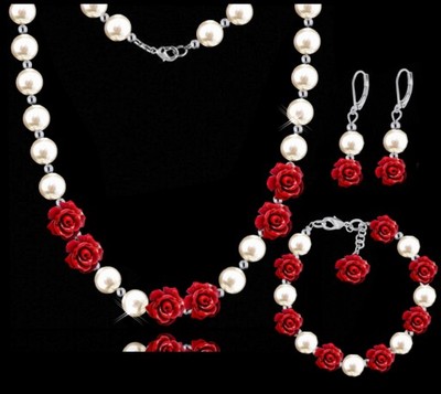 Biżuteria ślubna komplet perły  i róże koral