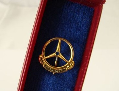 Mercedes Złota odznaka z szafirem 500.000 km
