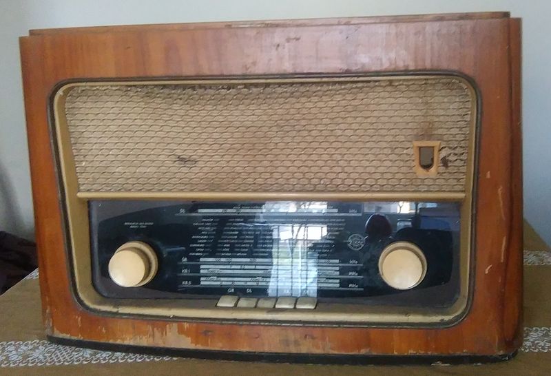 Stare Radio Diora z Gramofonem MENUET PRL Lampowe - 7031521852 - oficjalne  archiwum Allegro
