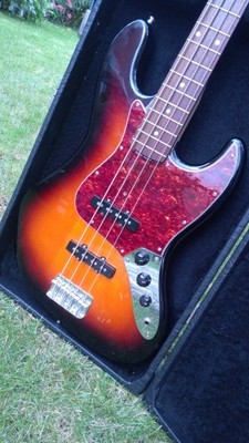 Squier Fender jazz bass