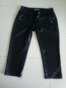 spodnie spodenki 3/4 czarne błyszczące 38  M