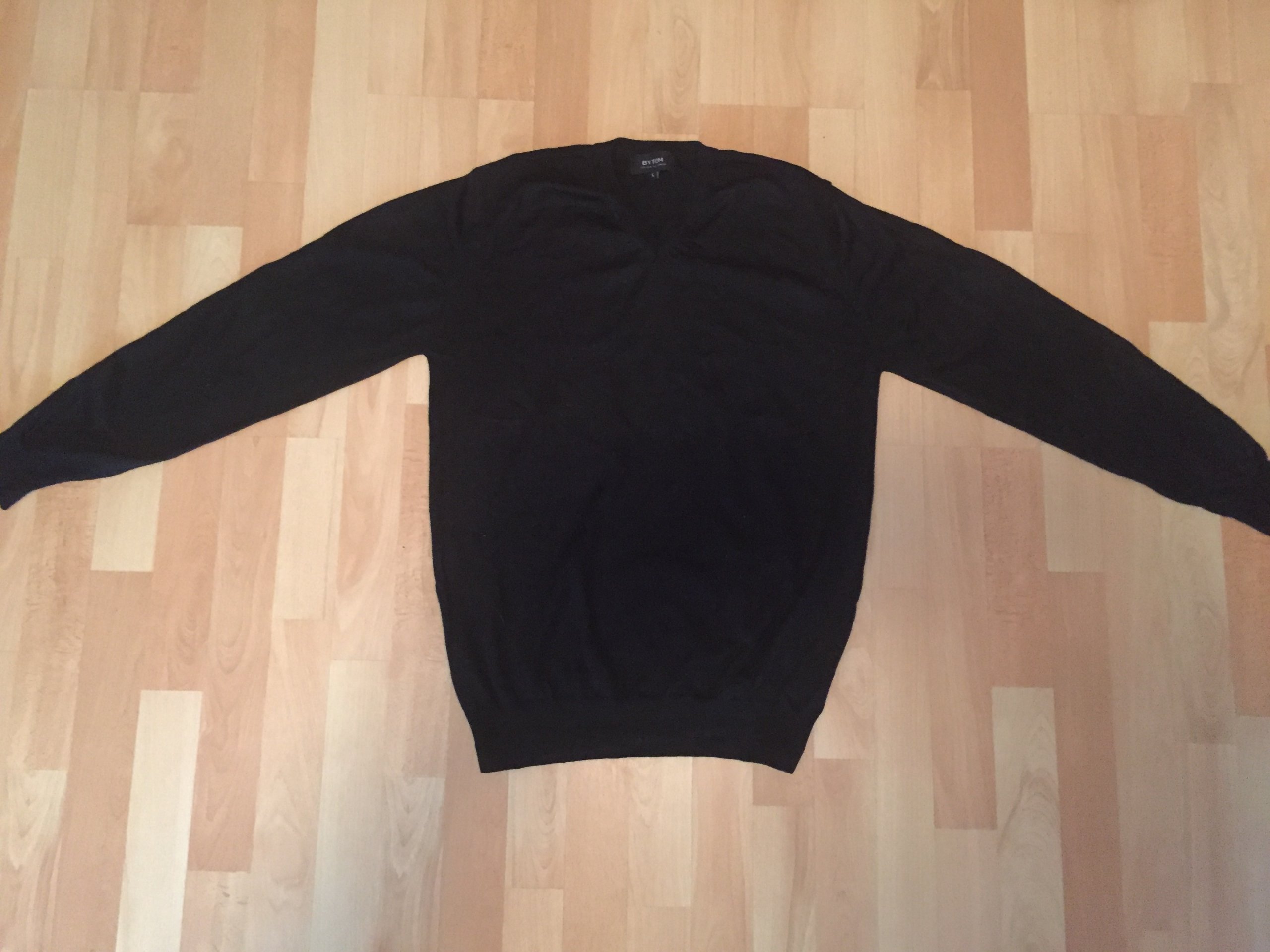 BYTOM - czarny sweter, 50% wełna - rozmiar L - bdb