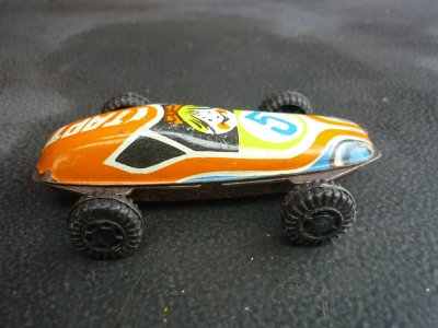 Zabawki z PRL blaszny samochodzik CCCP radziecki