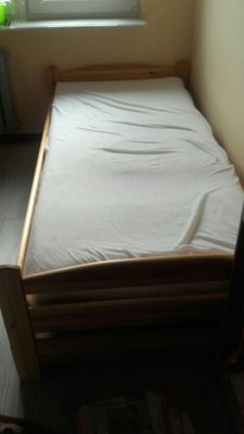 Łóżko drewniane z szufladą + materac
