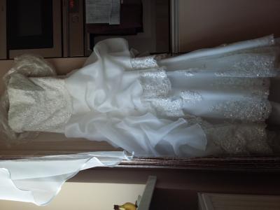 Suknia ślubna ANNAIS BRIDAL z podpinanym trenem