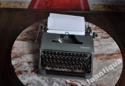 Maszyna do pisania OLYMPIA lata 50-60-te