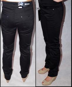 Czarny jeans-cieńszy materiał,lekko zwężana nog 37