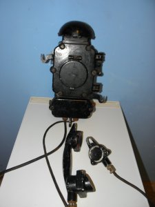 Zabytkowy stary telefon przemysłowy