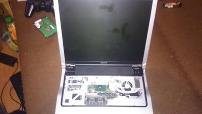 laptop uszkodzony sony waio (2)