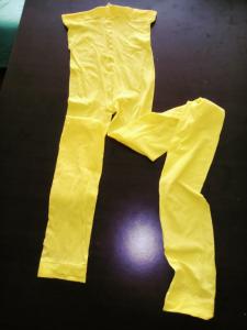 żółte legginsy