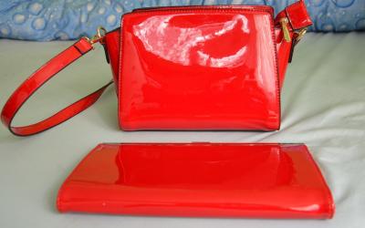 Piękne 2 lakierowane torebki czerwone - 5603167060 - oficjalne archiwum  Allegro