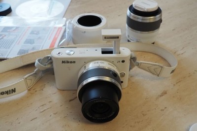 Nikon 1 J1 oraz 2 obiektywy NIKKOR 10-30; 30-110mm