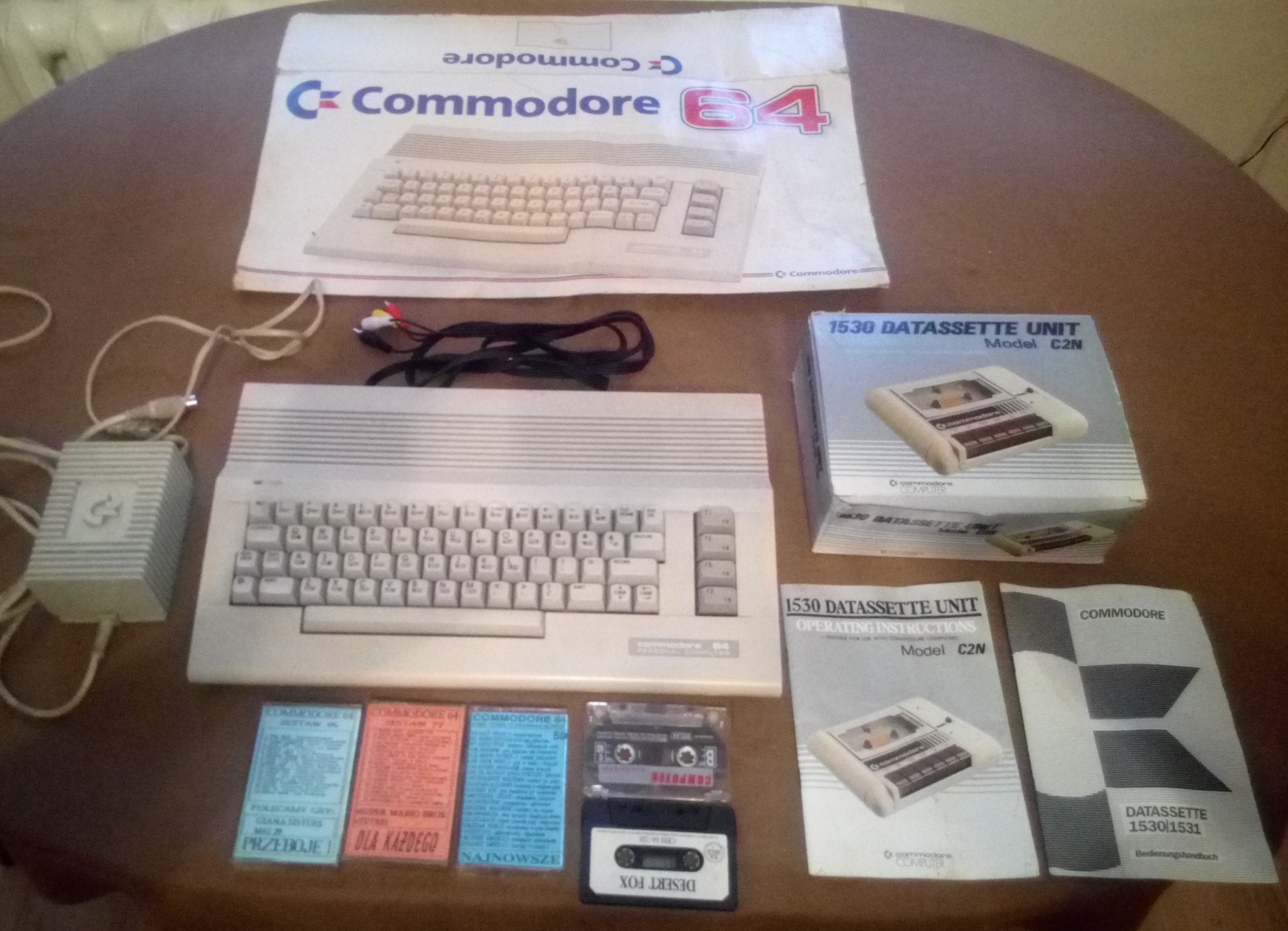 Zestaw Commodore 64 licytacja BCM!