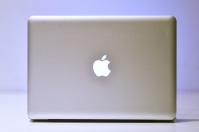 MacBook Pro 13&quot; i5/4GB/320GB BCM