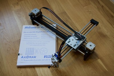 Niesamowita drukarka AXIDRAW pismo ręczne ploter