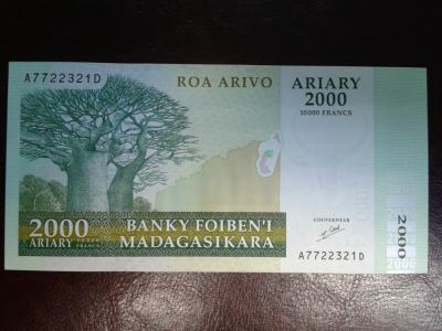2000 ARIARY - MADAGASKAR   - UNC