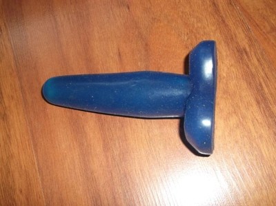 Używany niebieski korek analny plug