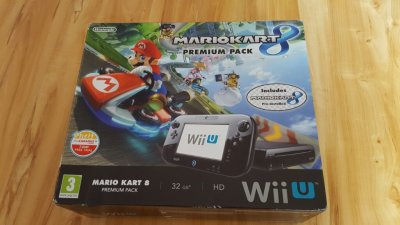 Konsola Nintendo Wii U z Mario Kart 8 + 2 inne