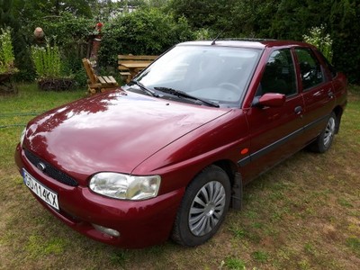 Ford Escort Hatchback 1.3 1999 ladny 125 tys km