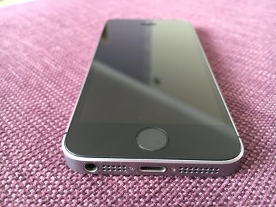 iPhone SE, 16GB, Space gray, stan perfekcyjny