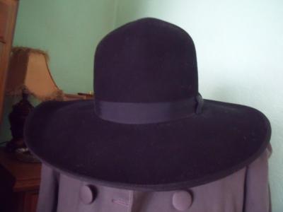 Duży ,damski  kapelusz -    59 cm