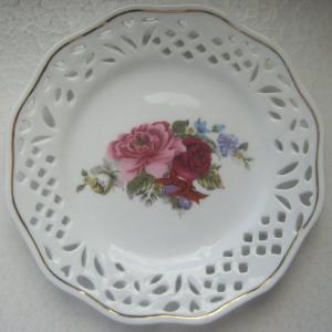 Porcelanowy talerzyk bukiet kwiatów