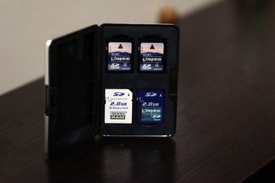 KARTA PAMIĘCI SD 2x4GB 2x2GB ETUI NA KARTYSD GLOSA
