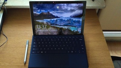 Microsoft Surface Pro 4 + Type Cover + Surface Pen