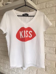 Koszulka Plny Lala z napisem czerwonym Kiss XXS - 6319866179 - oficjalne  archiwum Allegro
