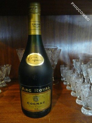 KOLEKCJONERSKA BUTELKA Arc Royal - Cognac V.S