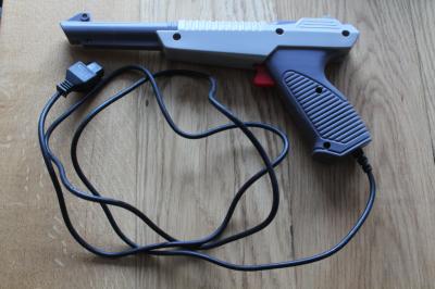 Pistolet do konsol typu Nintendo NES, z defektem?