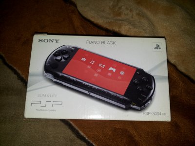 SONY PSP-3004 PIANO BLACK WiFi + 2 GRY