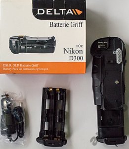 DELTA Battery pack Grip Nikon D300 D700 zam MB-D10