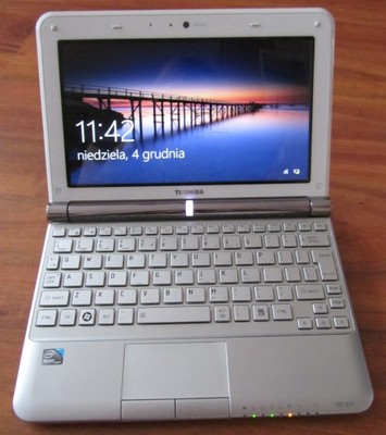 Laptop Toshiba 10 cali. Ultralekki! Windows 10 - 6706975433 - oficjalne  archiwum Allegro