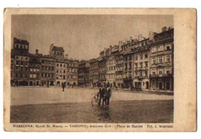 Warszawa - Rynek St. Miasta i  rowerzysta