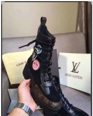 Trapery Louis Vuitton stylowe buty gwiazd
