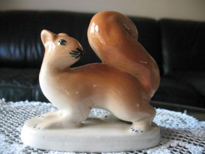 Wiewiórka, figurka z Chodzieży z lat 50-tych rę.m.