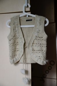Kamizelka ATMOSPHERE 38 36 wełniana sweter pompony
