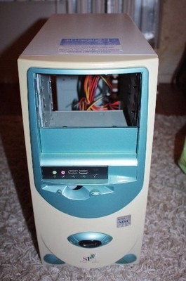 Obudowa komputerowa z zasilaczem 400W