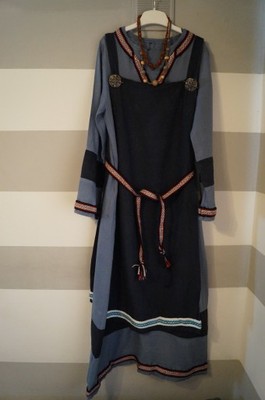 wczesnośredniowieczna suknia lniana z gratisami - 6780905955 - oficjalne  archiwum Allegro